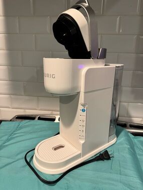 Keurig K-Iced Single Serve K-Cup Coffee Maker - Hot and Iced Coffee